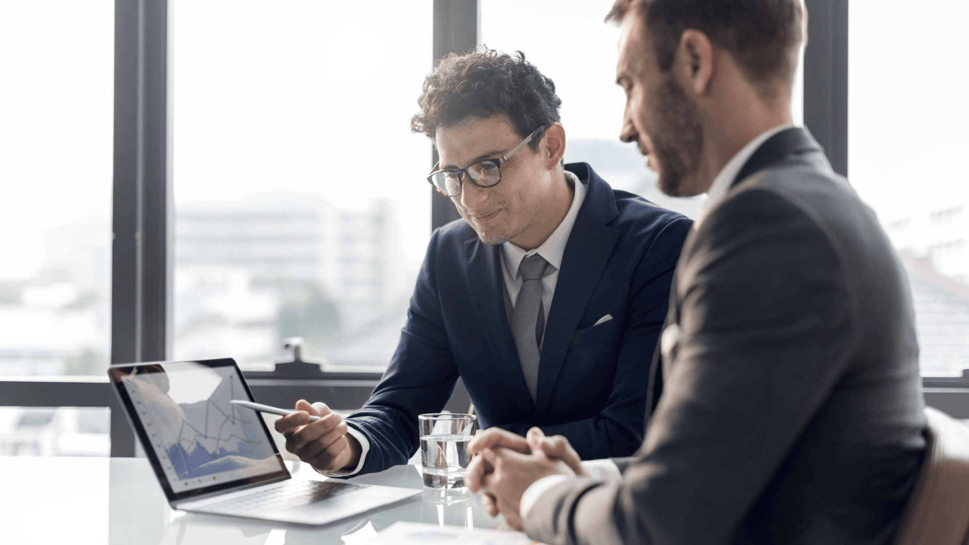 Protección completa de dispositivos, red, nube y datos críticos